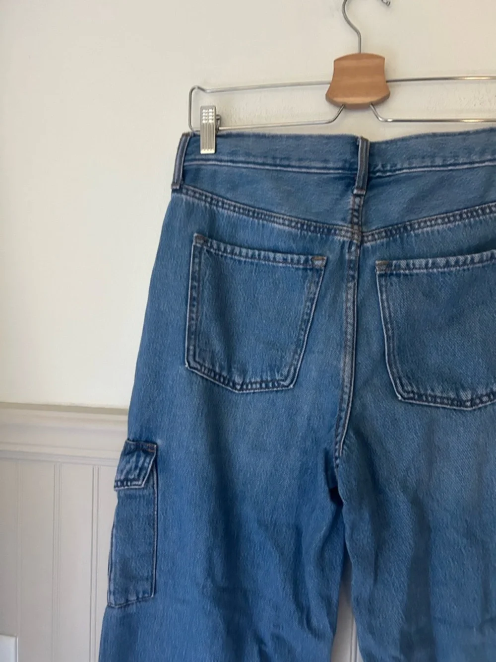 Old Navy Size 6 High Rise Cargo Sky-Hi Wide Leg Jeans - Picture 7 of 10